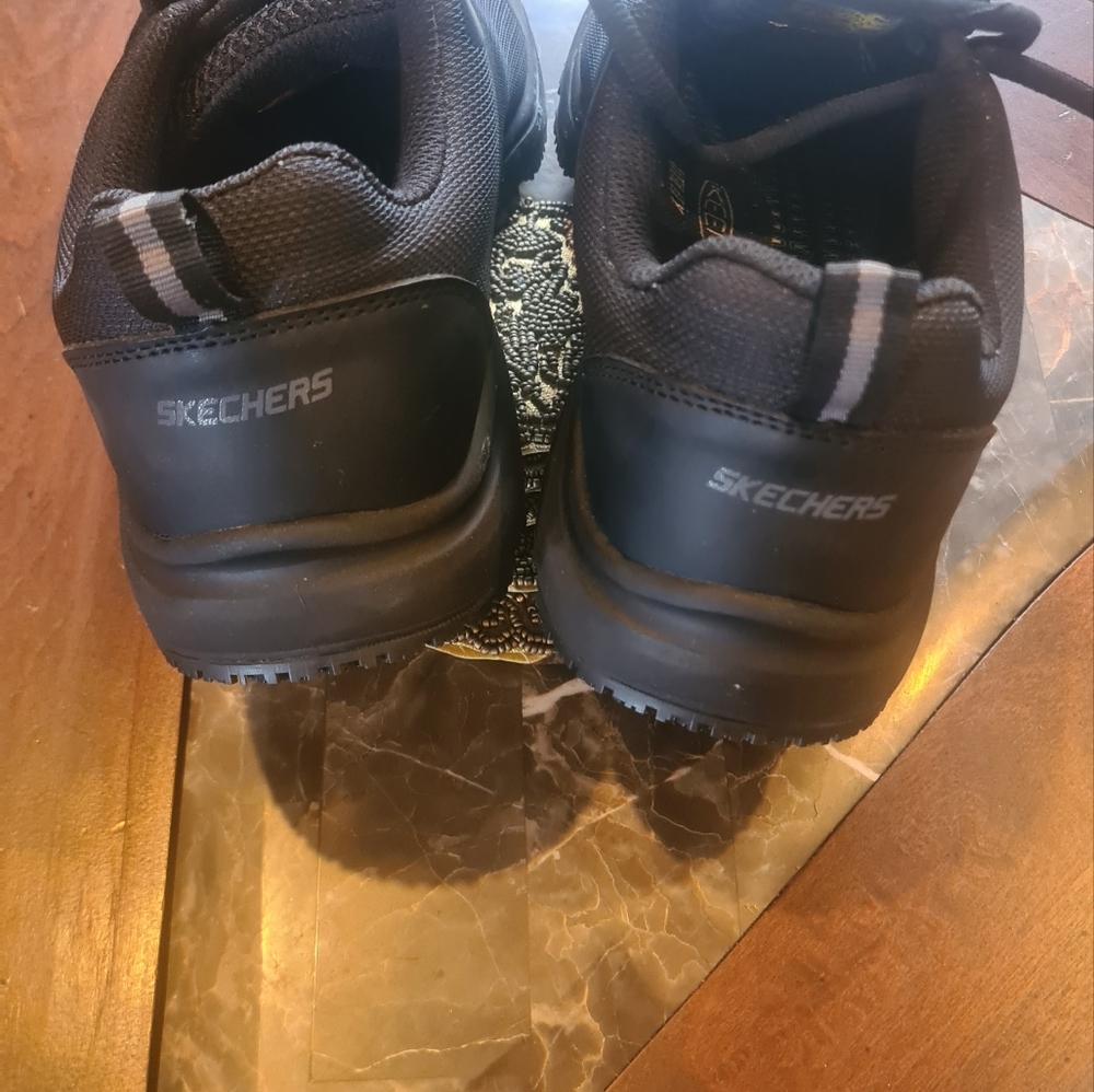 Shoes - Picture 4 of 4
